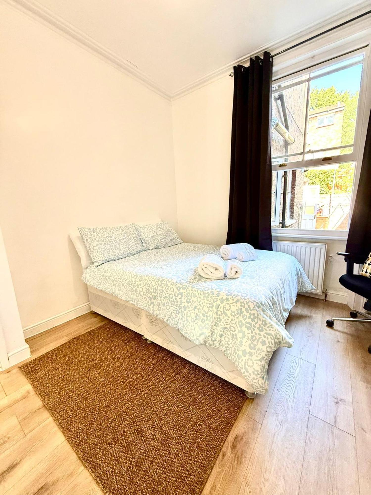Modern 2bed Flat In Apartment
