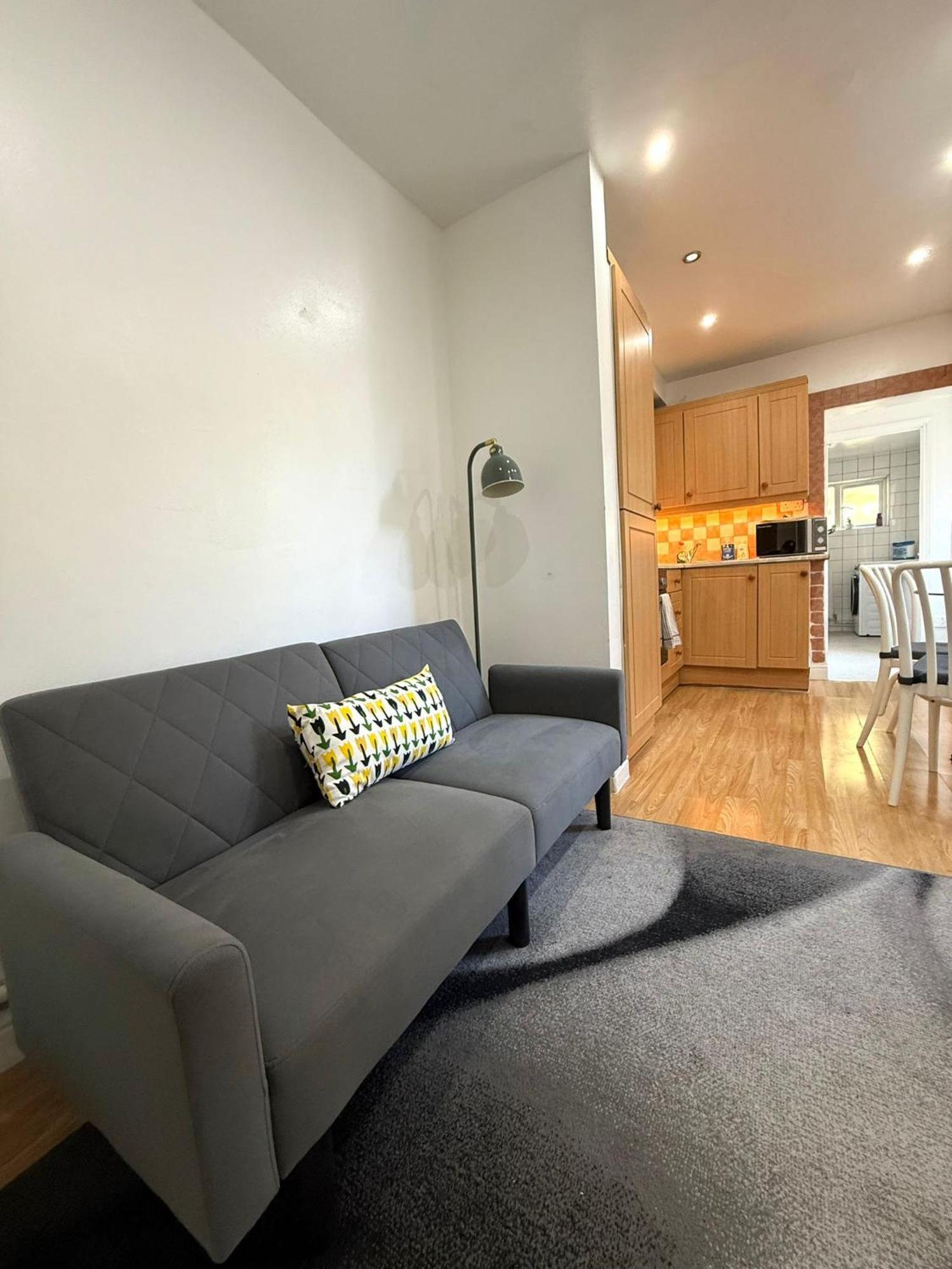 Modern 2bed Flat In *