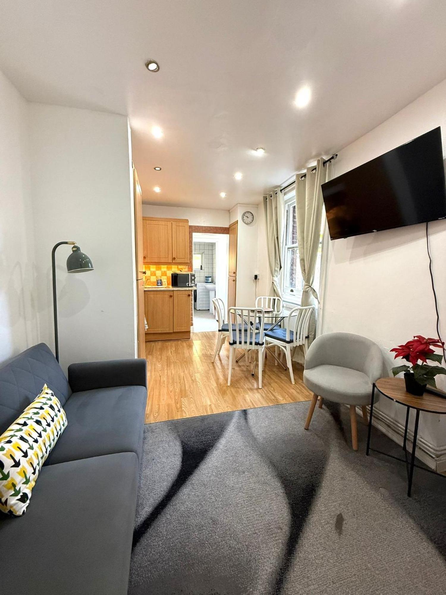 Apartment Modern 2bed Flat In *