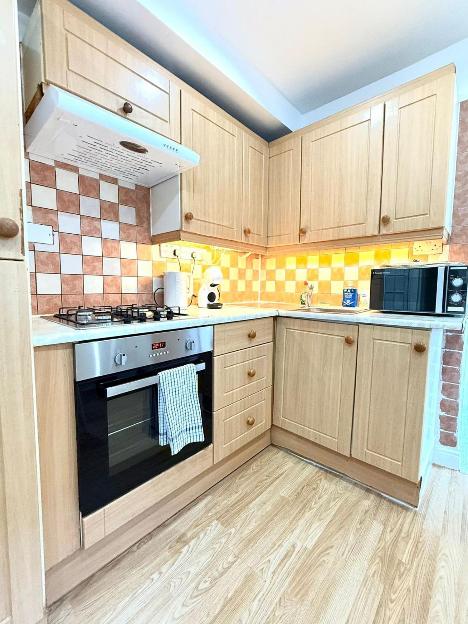 Apartment Modern 2bed Flat In *